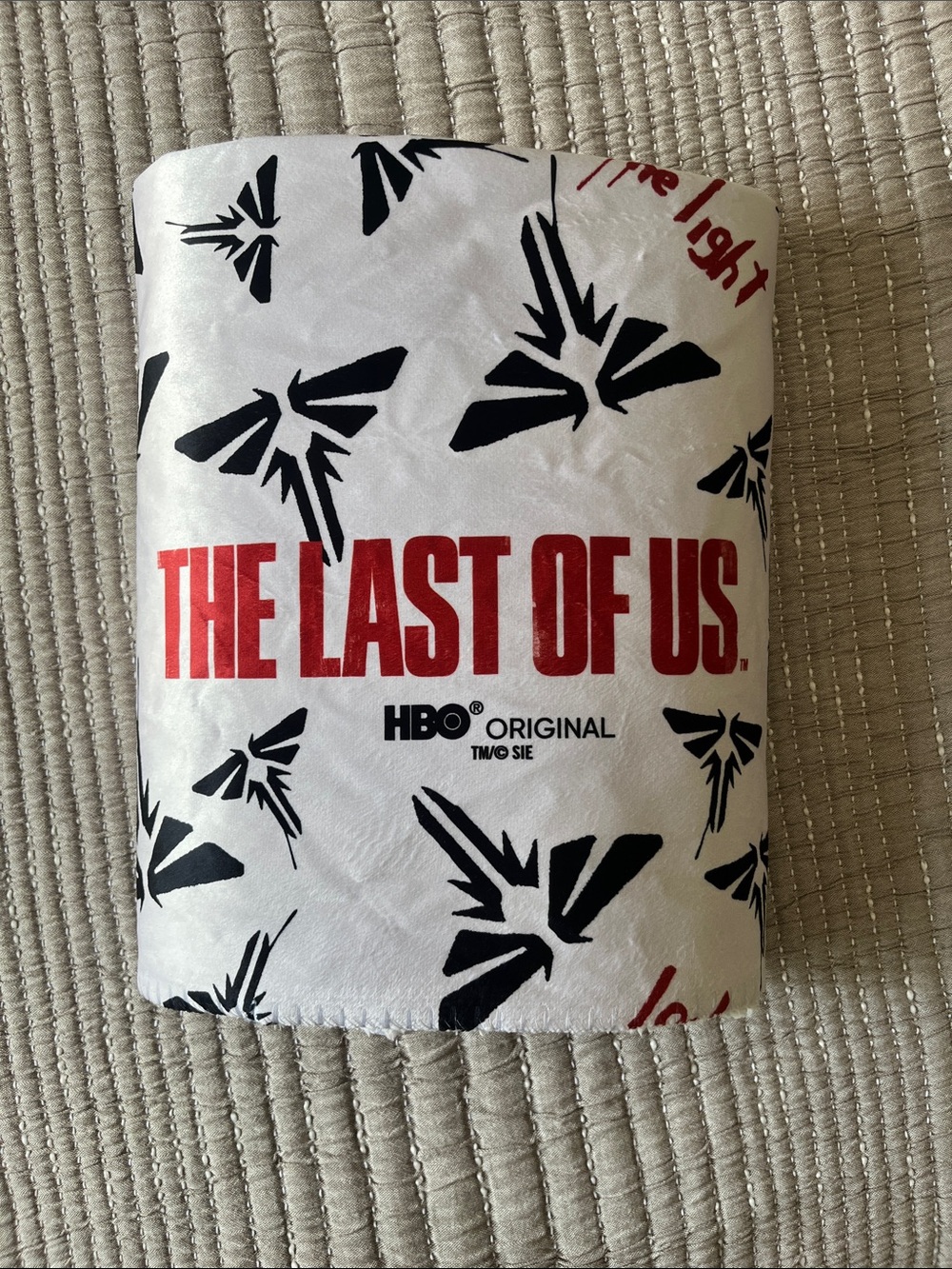 NWOT The Last of Us White throw blanket Red & Black, fleece backing